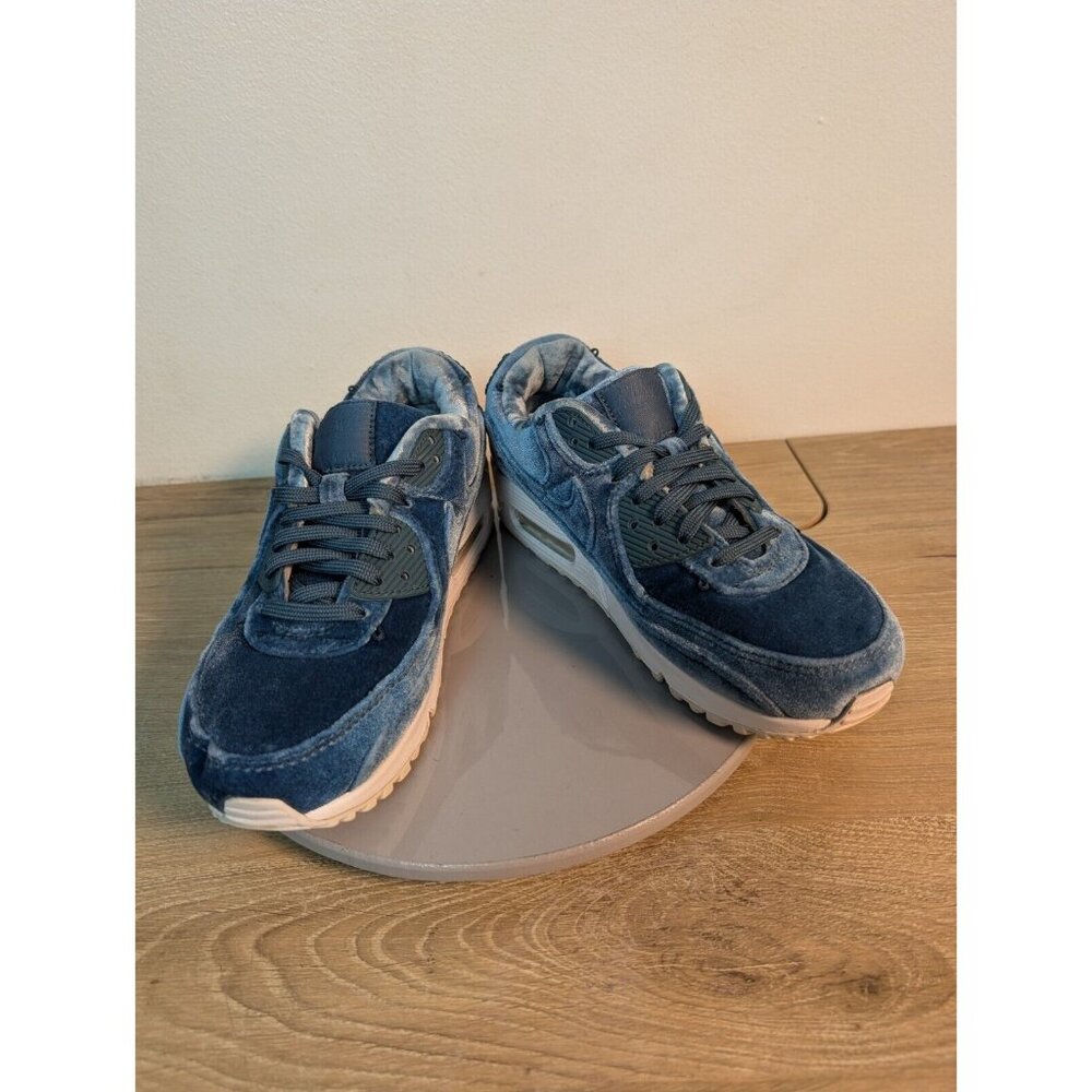 Nike Air Max 90 Lucky Charms Velvet Sneakers Women's US 7.5 Ash Blue DO2194-001